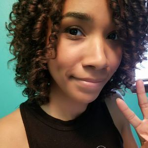 Meet your Posher, Elizabeth